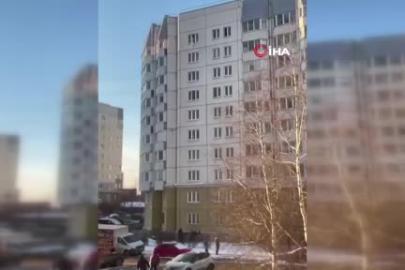Rusya’da 10. kattan düşen bebek, açılan mont sayesinde kurtarıldı