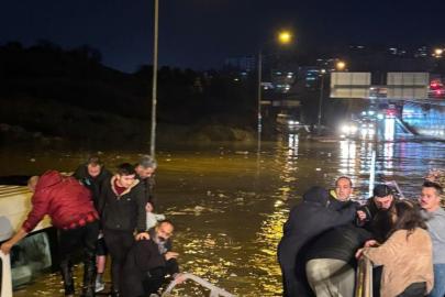 Sele kapılan minibüste can pazarı