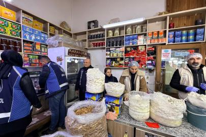 VAN BÜYÜKŞEHİR BELEDİYESİ ZABITASINDAN PEYNİRCİLER ÇARŞISI’NDA SIKI DENETİM