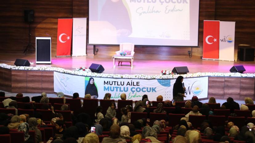 VAN BÜYÜKŞEHİR BELEDİYESİ’NDEN “MUTLU AİLE, MUTLU ÇOCUK” KONFERANSI