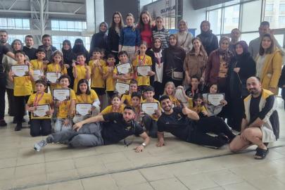 Van Gençlerbirliği 17 madalya ile yüzme il birinciliğine damga vurdu