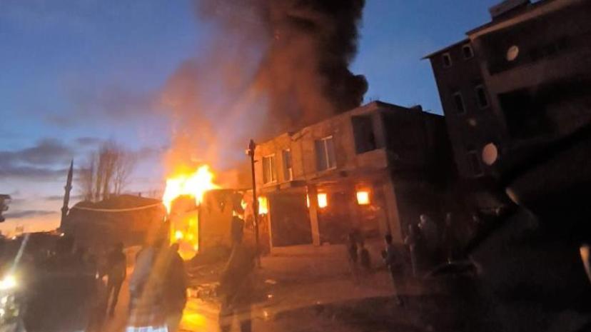 Van'da iş yerinde yangın paniği