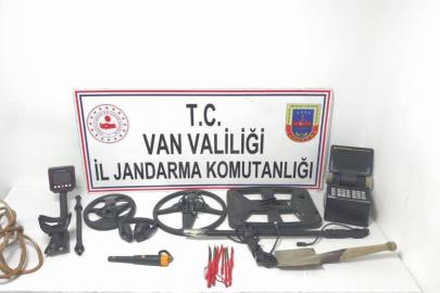 Van’da kaçak kazı yapan 3 kişi yakalandı