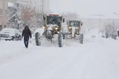 Van’da kar etkili oldu: 97 yol ulaşıma kapandı