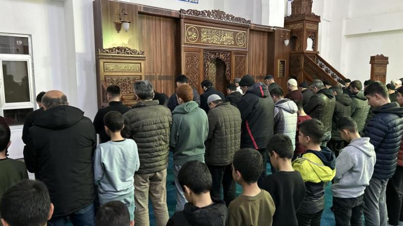 Van'da Ramazan ayının ilk teravih namazı kılındı