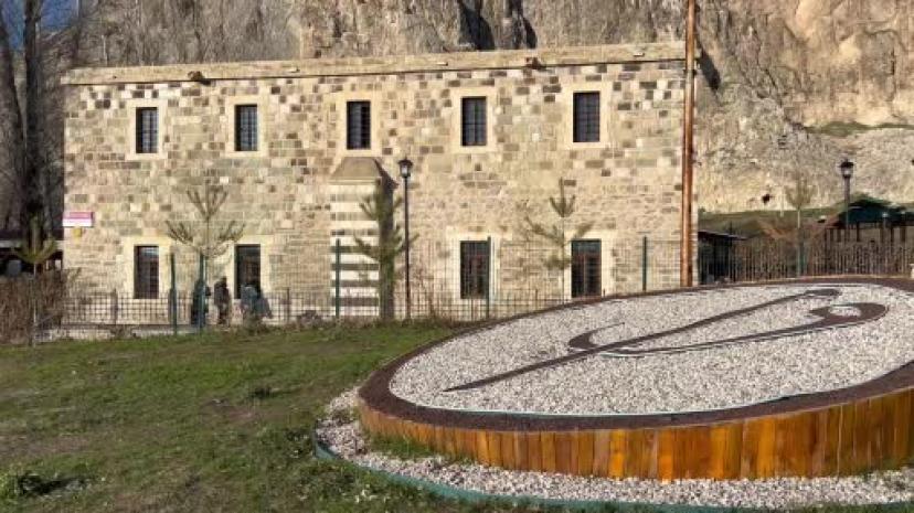 Van'da Ramazan öncesi manevi atmosfer tarihi camide yaşanıyor