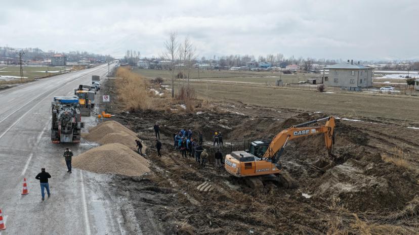 VASKİ EKİPLERİ ARIZAYI GİDERDİ, MAHALLELERE SU VERİLDİ