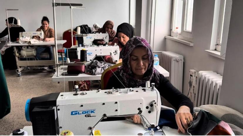 Yüksekova'da kadınlar dikiş-nakış kursuyla hem meslek ediniyor hem sosyalleşiyor