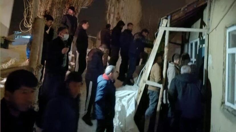 Yüksekova'da korkutan yangın: Bir aile evsiz kaldı