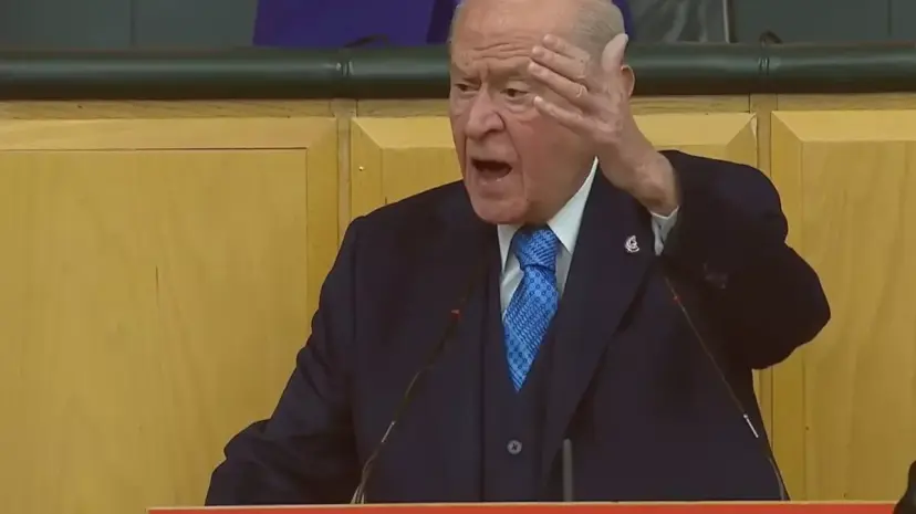 Bahçeli: "Kürt kardeşlerim satılık, kiralık değildir. Piyon olarak da görülemez, gösterilemez. Türk, Kürt'ün kardeşi, Kürt, Türk'ün alınyazısıdır"