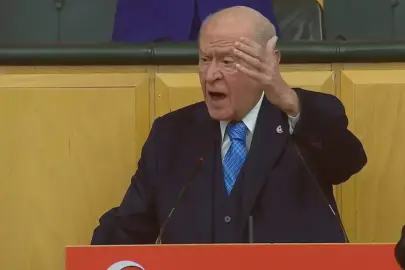 Bahçeli: "Kürt kardeşlerim satılık, kiralık değildir. Piyon olarak da görülemez, gösterilemez. Türk, Kürt'ün kardeşi, Kürt, Türk'ün alınyazısıdır"