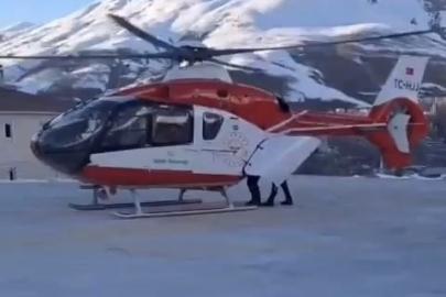 Bahçesaray'daki minik hasta helikopter ambulansla Van'a sevk edildi