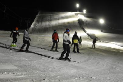 Bitlis’teki Kayak Merkezi’nde ilk kez gece kayağı heyecanı