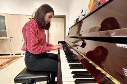 Bu çocuğun kulakları radar kadar hassas