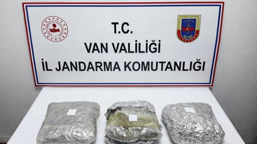 Çaldıran’da 4 kilo 60 gram skunk ele geçirildi
