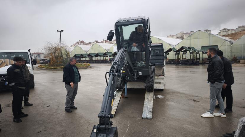Edremit Belediyesi araç filosunu güçlendirmeye devam ediyor