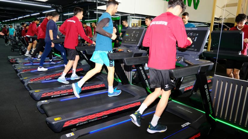 İpekyolu Belediyesi Gençlik Spor Kulübü Grubunu Namağlup Lider Bitirdi