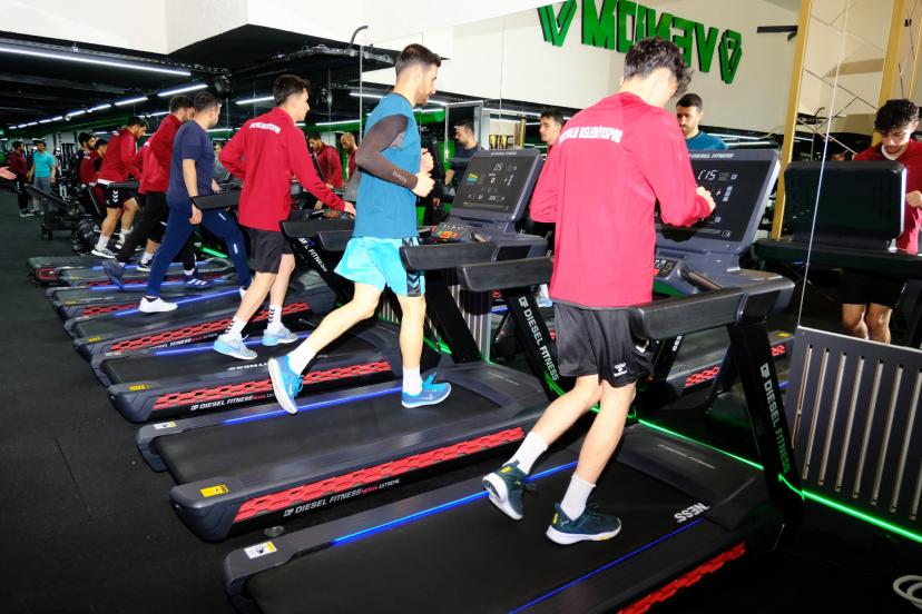 İpekyolu Belediyesi Gençlik Spor Kulübü Grubunu Namağlup Lider Bitirdi