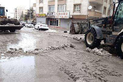 İpekyolu Belediyesi'nden karla mücadele çalışmaları