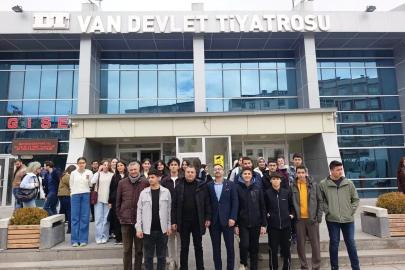 Pansiyonlu Öğrencilere Kültürel Tiyatro Etkinliği