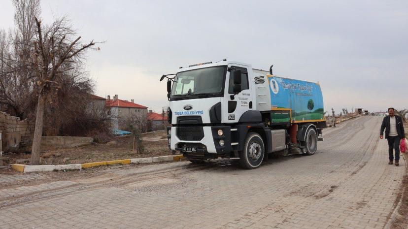 Tuşba’da Bayram Öncesi Temizlik Seferberliği Sürüyor
