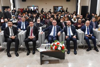 VALİ OZAN BALCI: “VAN’I NİTELİKLİ KİTAP VE KÜTÜPHANELERLE BULUŞTURUYORUZ”