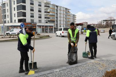 VAN BÜYÜKŞEHİR BELEDİYESİ KENT GENELİNDE BAHAR TEMİZLİĞİ SEFERBERLİĞİ BAŞLATTI