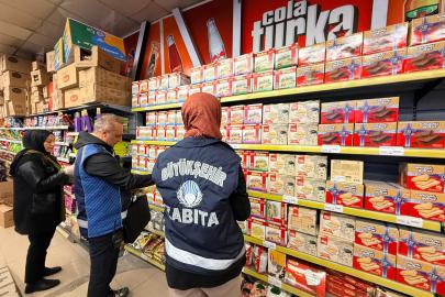 VAN BÜYÜKŞEHİR BELEDİYESİNDEN BAYRAM ÖNCESİ TATLI VE MARKETLERE DENETİM