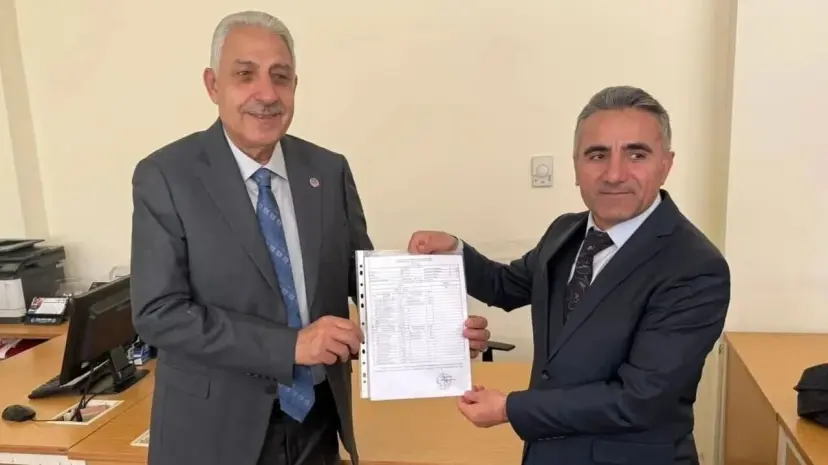 Van Şoförler Odası'nın Yeni Başkanı Faruk Alpaslan Mazbatasını Aldı