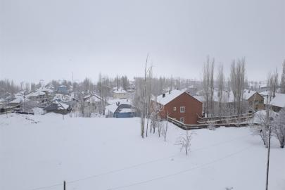 Van'da 34 yerleşim yeri kardan kapandı