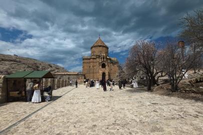 Akdamar Adası'nda 23 Nisan yoğunluğu