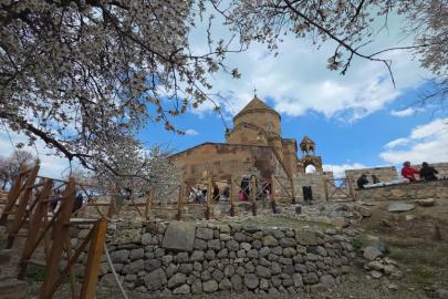 Akdamar Adası'nda renk cümbüşü
