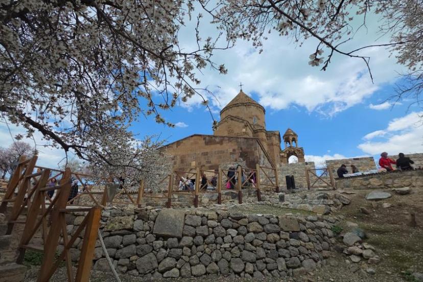 Akdamar Adası'nda renk cümbüşü
