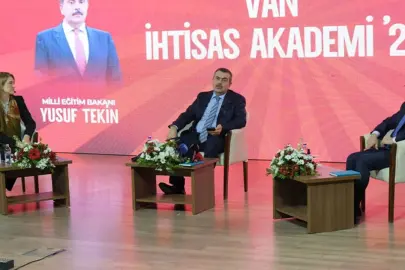 Bakan Tekin Van’da İhtisas Akademi Programına katıldı