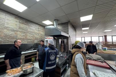 BÜYÜKŞEHİR ZABITASI, OTO SANAYİ SİTESİ’NDEKİ LOKANTALARI DENETLEDİ