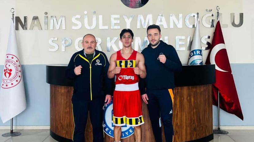 Edremitli Boksör Furkan Avar Türkiye Şampiyonu Oldu