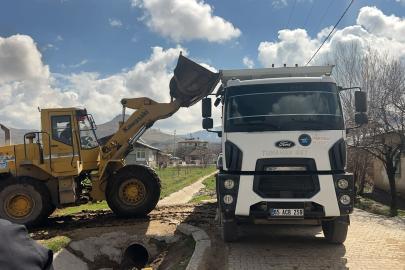 Erçek’te 870 Kamyon Hayvan Gübresi Toplandı