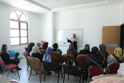 Hebûn Kadın Dayanışma Merkezi’nde iletişim ve ekran bağımlılığı atölyesi