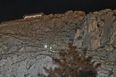 Kayalıklardan atlayan cezaevi firarisi kurtarıldı