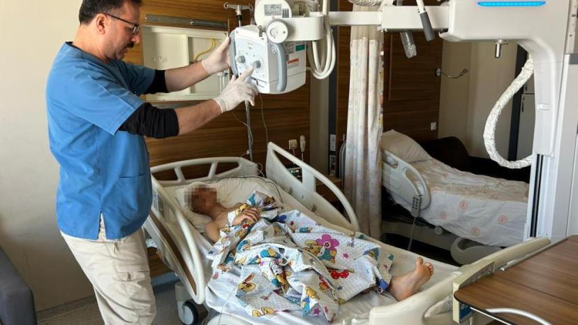 Kuzeninin öldüğünden habersiz iyileşeceği günü bekliyor