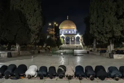 Mescid-i Aksa, 41 gün sonra ibadete açıldı: Gözyaşları sel oldu