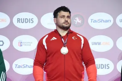 Rıza Kayaalp tarihe geçti! 13. kez Avrupa şampiyonu oldu