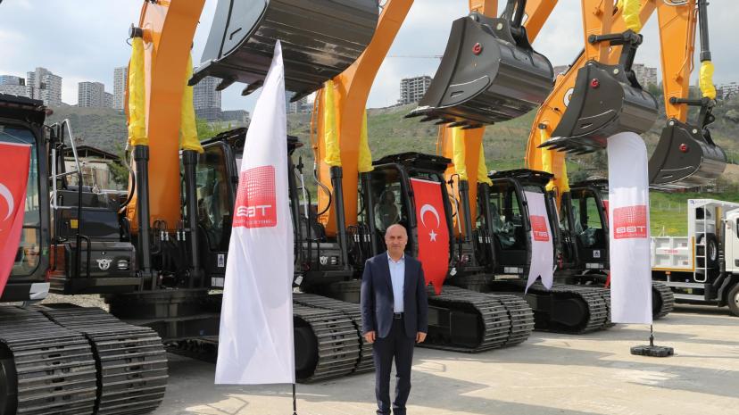 TBB’den İpekyolu Belediyesi’ne Ekskavatör Hibesi