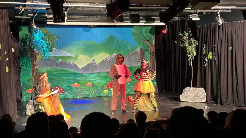 Tuşba Belediyesi’nden çocuklar için ‘Hirço û Mozmozik’ oyunu