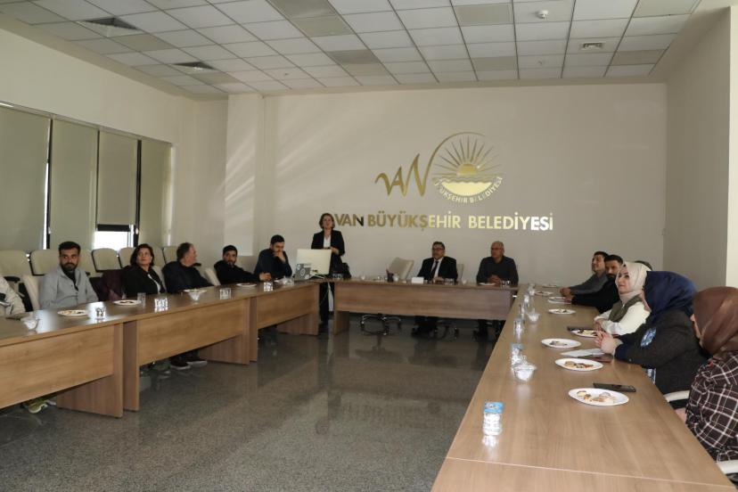 VAN BÜYÜKŞEHİR BELEDİYESİ’NDE ANTARKTİKA VE İKLİM DEĞİŞİKLİĞİ SÖYLEŞİSİ