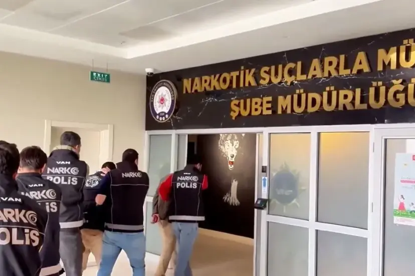 Van’da 240 kilogram uyuşturucu ele geçirildi: 5 şüpheli yakalandı