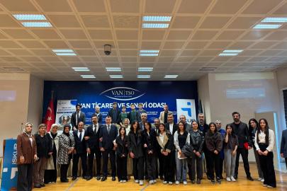 Van'da 'Doğru meslek güçlü gelecek'  toplantısı