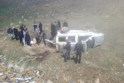 Van'da kamyonet şarampole devrildi: 4 yaralı