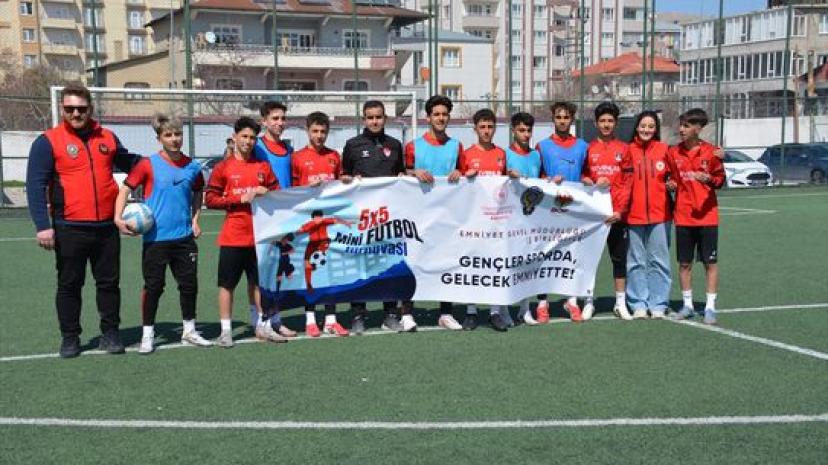 Van'da Mini Futbol Turnuvası Düzenlendi