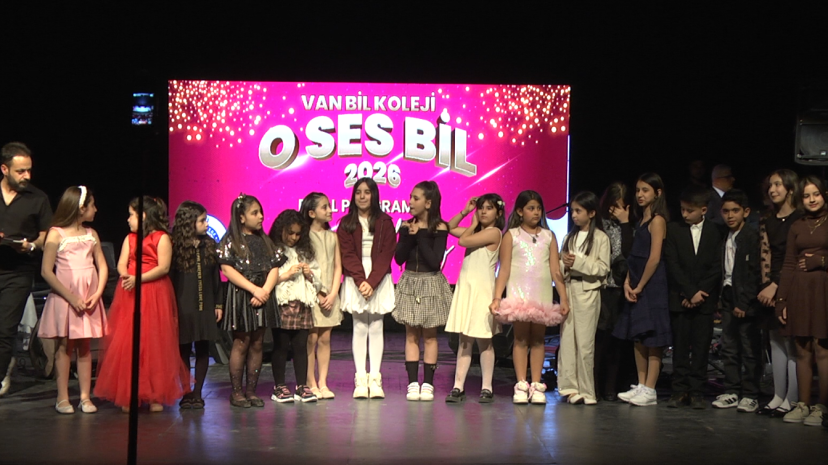 Van'da minik yetenekler performanslarıyla büyüledi